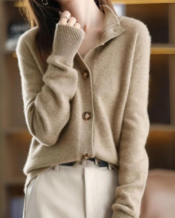 Noa | Cárdigan suave con botones